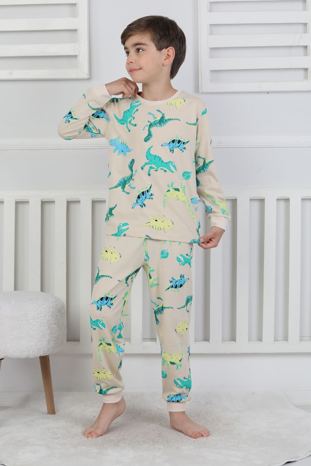 Stegosaurus desenli erkek çocuk pijama takımı