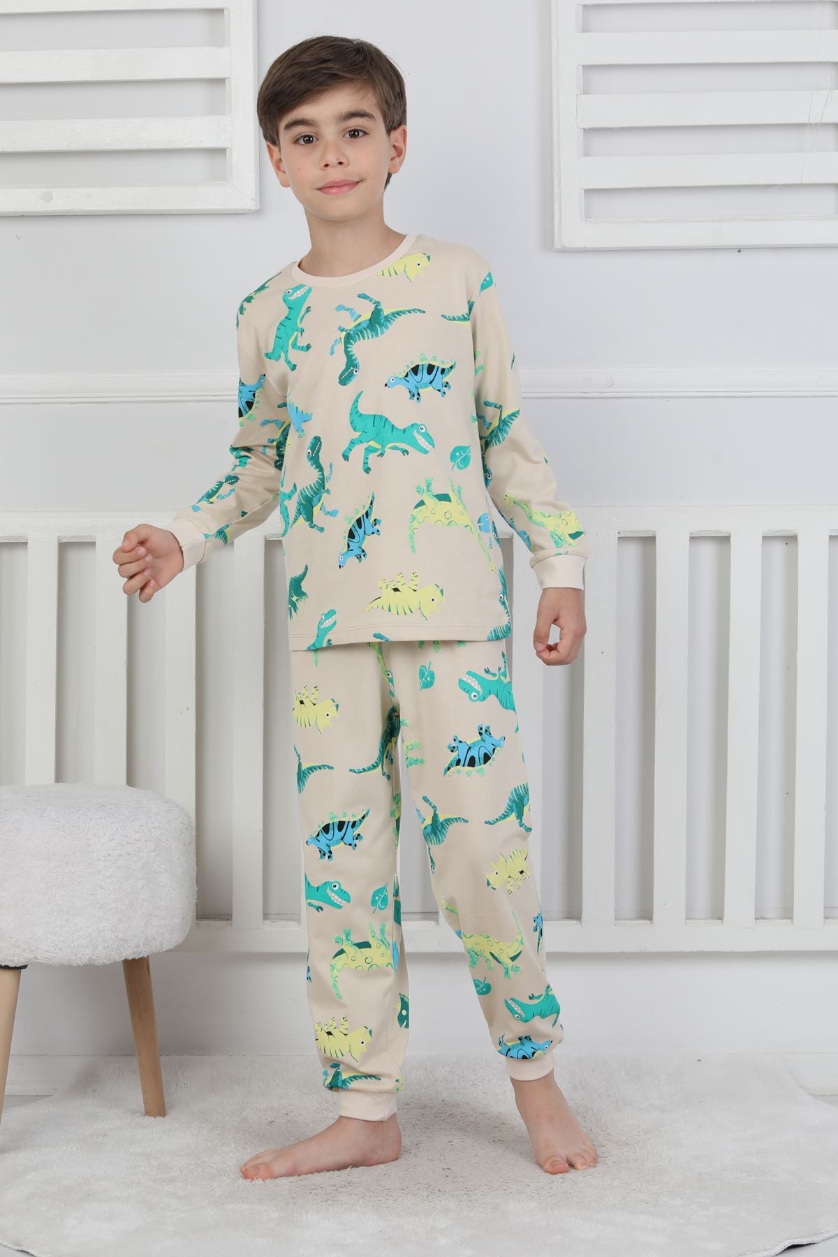 Stegosaurus desenli erkek çocuk pijama takımı