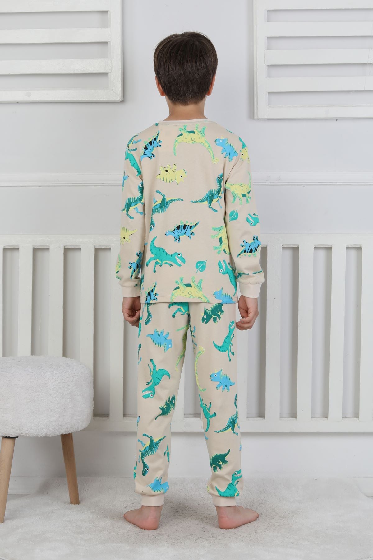 Stegosaurus desenli erkek çocuk pijama takımı
