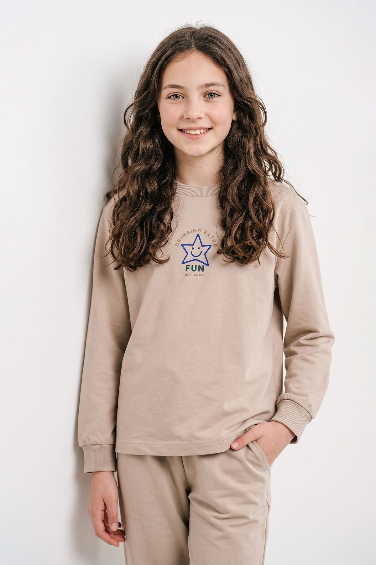 Uzun Kollu Bej Renk Yıldız Baskılı Unisex Çocuk Pijama Takımı